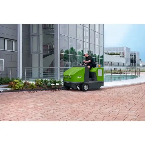 Masina maturat industriala tractiune 900 Masina de maturat industriala cu tractiune 900