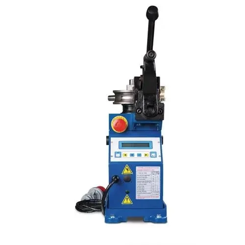 Masina de indoit tevi electrica fara dorn RB 42 METALLKRAFT Masina de indoit tevi electrica fara dorn RB 42 METALLKRAFT Diametru max. teava 650 n/mm² (ø x grosime) 30 x 2 mm
