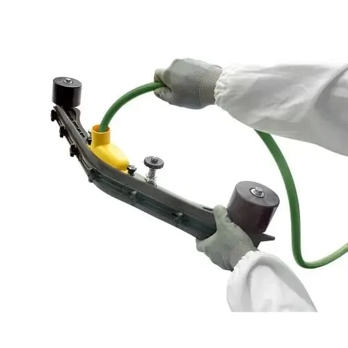 Echipament de spalat-uscat pardoseli cu motor de tractiune SSM 550 Echipament de spalat-uscat pardoseli cu motor de tractiune SSM 550 CLEANCRAFT Latime de lucru cu perie principala 510 mm